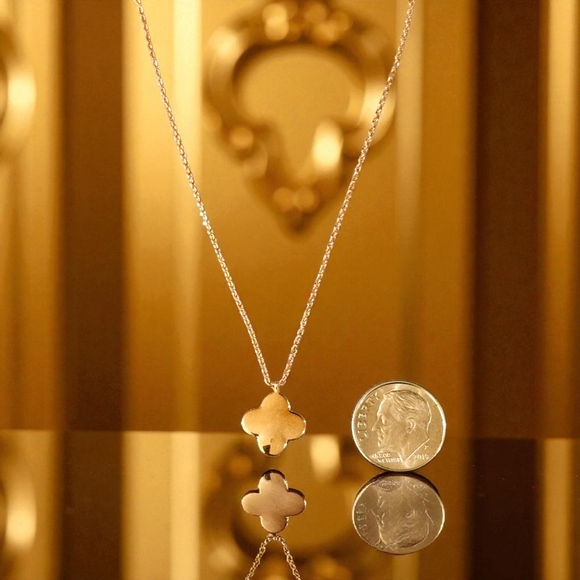 Mini Black Clover Necklace - Picture 3 of 4